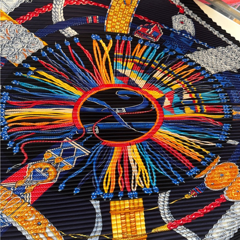 Hermes - authentic silk Ceintures et Liens shawl scarf. Never worn! Stunning! - Picture 5 of 13